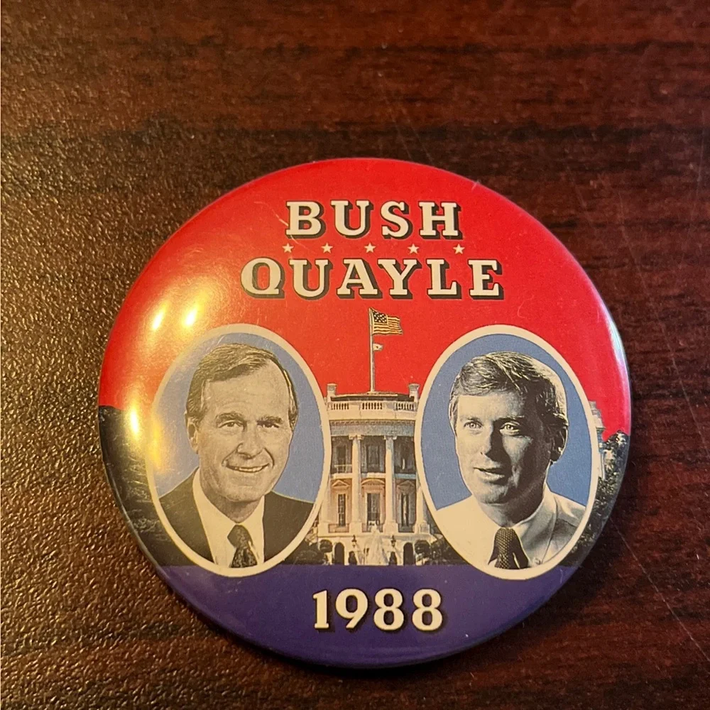 Vintage 1988 George Bush/Quayle‎ Presidential Campaign Button Pin